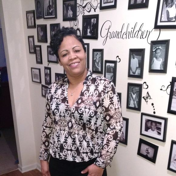 Meet your Posher, Glenda - Picture 1 of 1